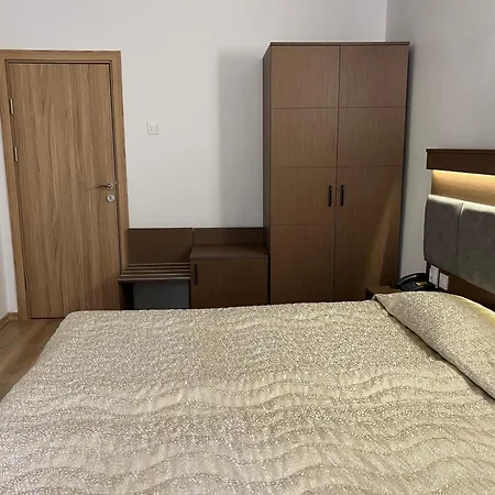 почивна база орлица Hotel 2*